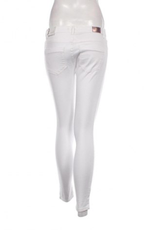 Γυναικείο Τζίν ONLY, Μέγεθος S, Χρώμα Λευκό, Τιμή 15,88 €