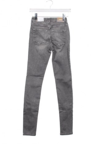 Damskie jeansy ONLY, Rozmiar XS, Kolor Szary, Cena 73,99 zł