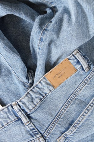 Dámske džínsy  Perfect Jeans By Gina Tricot, Veľkosť L, Farba Modrá, Cena  39,69 €