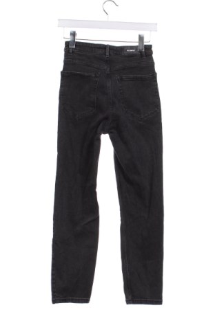 Dámske džínsy  Pull&Bear, Veľkosť XS, Farba Čierna, Cena  8,22 €