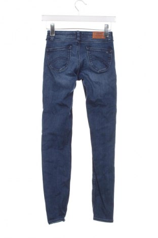 Дамски дънки Tommy Jeans, Размер XXS, Цвят Син, Цена 45,00 лв.
