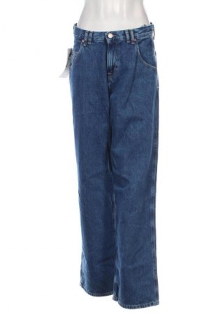 Dámske džínsy  Tommy Jeans, Veľkosť M, Farba Modrá, Cena  67,08 €