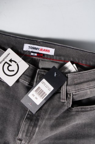 Γυναικείο Τζίν Tommy Jeans, Μέγεθος M, Χρώμα Γκρί, Τιμή 52,99 €