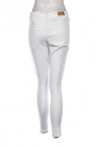 Damen Jeans Vero Moda, Größe L, Farbe Weiß, Preis 14,99 €