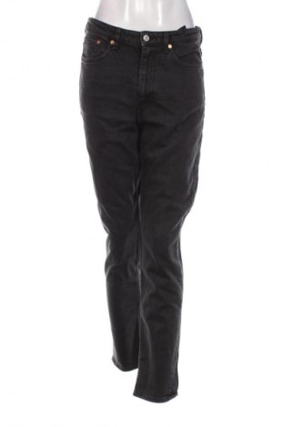 Damen Jeans Weekday, Größe M, Farbe Grau, Preis 20,97 €