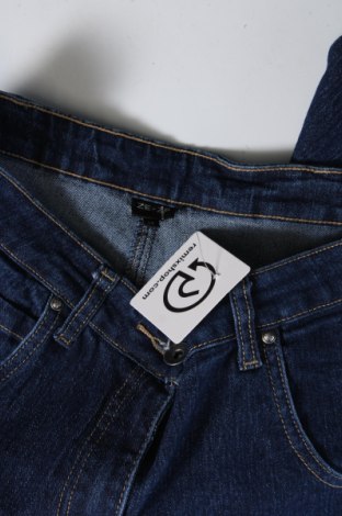 Damen Jeans Ze-Ze, Größe S, Farbe Blau, Preis 9,00 €