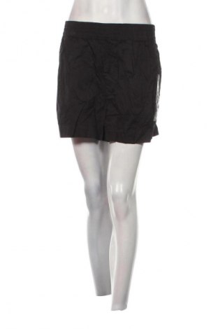 Γυναικείο κοντό παντελόνι, Μέγεθος L, Χρώμα Μαύρο, Τιμή 11,51 €