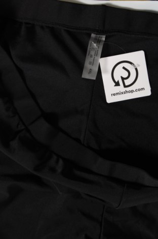 Γυναικείο κοντό παντελόνι, Μέγεθος 4XL, Χρώμα Μαύρο, Τιμή 5,88 €