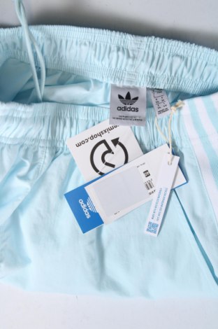 Pantaloni scurți de femei Adidas Originals, Mărime XS, Culoare Albastru, Preț 126,65 Lei