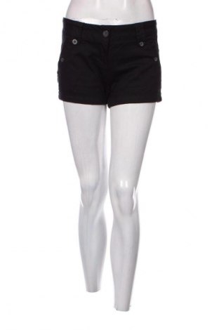 Γυναικείο κοντό παντελόνι Bershka, Μέγεθος S, Χρώμα Μαύρο, Τιμή 5,29 €