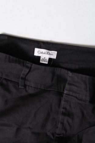 Damen Shorts Calvin Klein, Größe S, Farbe Schwarz, Preis 5,00 €