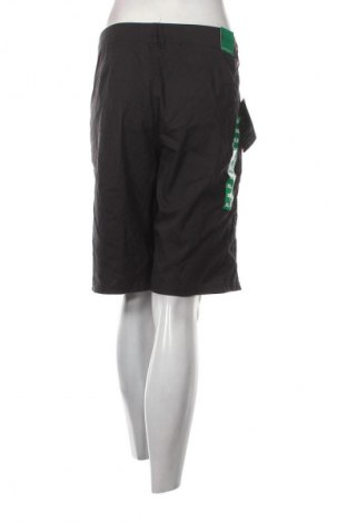 Дамски къс панталон Cloudveil, Размер XL, Цвят Черен, Цена 46,20 лв.