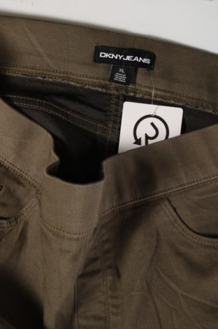 Γυναικείο κοντό παντελόνι DKNY Jeans, Μέγεθος XL, Χρώμα Πράσινο, Τιμή 23,13 €