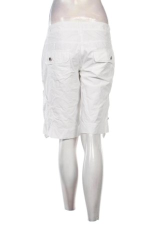Дамски къс панталон Eight2Nine, Размер L, Цвят Бял, Цена 20,40 лв.