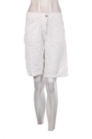 Γυναικείο κοντό παντελόνι Esmara, Μέγεθος M, Χρώμα Λευκό, Τιμή 11,75 €