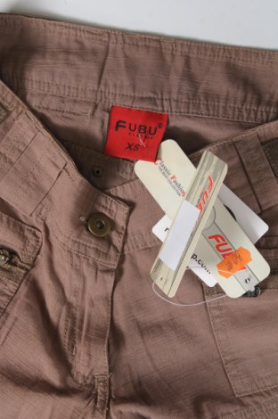 Pantaloni scurți de femei FUBU, Mărime XS, Culoare Maro, Preț 100,63 Lei