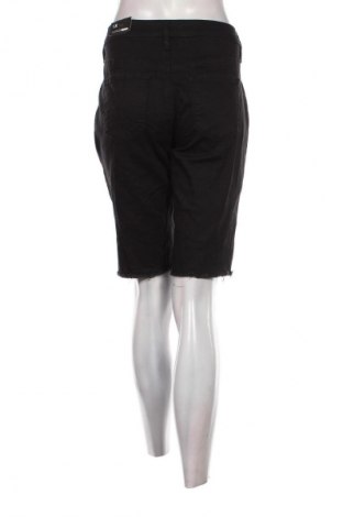 Pantaloni scurți de femei Fashion nova, Mărime XL, Culoare Negru, Preț 61,18 Lei