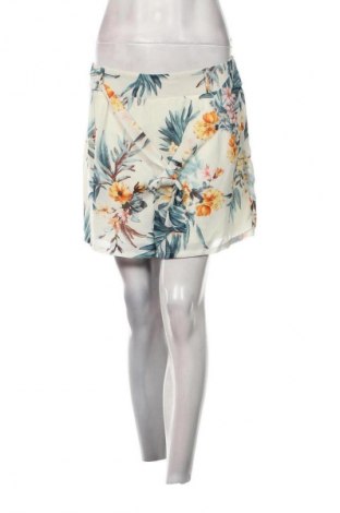 Γυναικείο κοντό παντελόνι Fashion nova, Μέγεθος XL, Χρώμα Πολύχρωμο, Τιμή 7,05 €