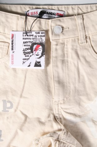 Pantaloni scurți de femei Guess, Mărime XS, Culoare Bej, Preț 182,73 Lei
