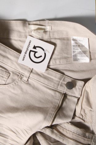 Pantaloni scurți de femei H&M, Mărime S, Culoare Bej, Preț 25,00 Lei
