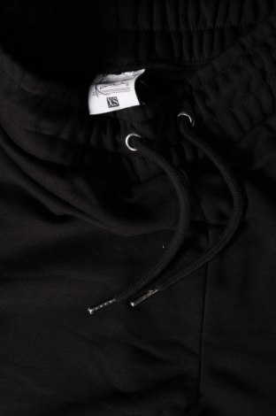 Γυναικείο κοντό παντελόνι Karl Kani, Μέγεθος XS, Χρώμα Μαύρο, Τιμή 26,37 €