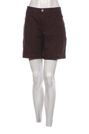 Дамски къс панталон Lee, Размер XL, Цвят Кафяв, Цена 26,40 лв.