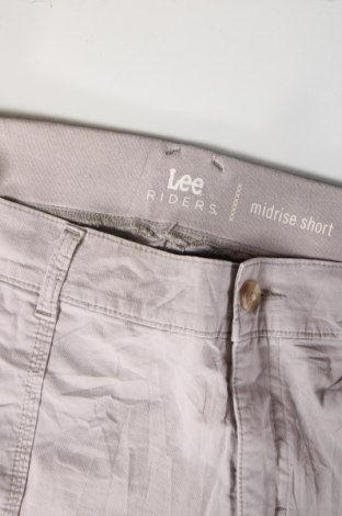 Дамски къс панталон Lee, Размер XXL, Цвят Сив, Цена 26,40 лв.