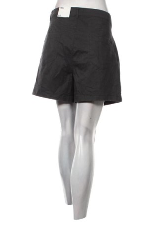 Pantaloni scurți de femei Old Navy, Mărime XL, Culoare Gri, Preț 151,97 Lei