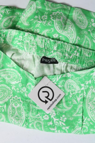 Дамски къс панталон Pieces, Размер XS, Цвят Зелен, Цена 23,00 лв.