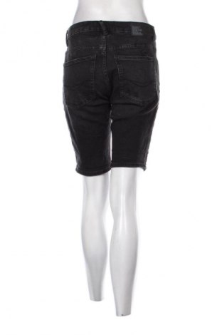 Дамски къс панталон Pull&Bear, Размер M, Цвят Черен, Цена 19,00 лв.