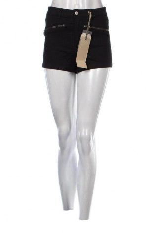 Γυναικείο κοντό παντελόνι Pull&Bear, Μέγεθος S, Χρώμα Μαύρο, Τιμή 15,86 €