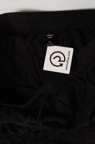 Damen Shorts SHEIN, Größe XL, Farbe Schwarz, Preis 13,22 €