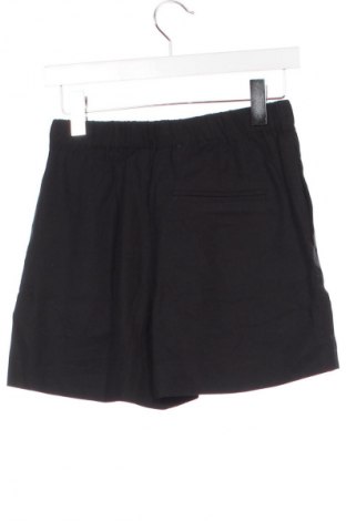 Pantaloni scurți de femei Samsoe & Samsoe, Mărime XS, Culoare Negru, Preț 195,39 Lei