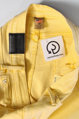 Damskie szorty True Religion, Rozmiar M, Kolor Żółty, Cena 53,94 zł