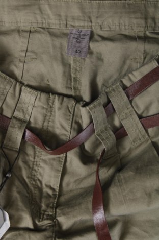 Pantaloni scurți de femei Vero Moda, Mărime M, Culoare Verde, Preț 30,61 Lei
