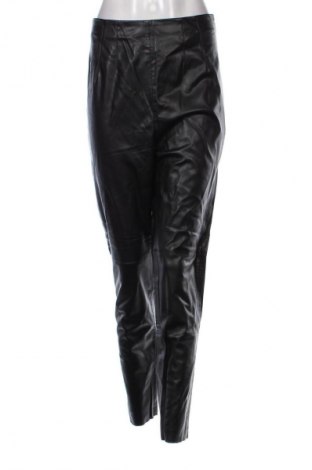 Дамски кожен панталон Zara, Размер XL, Цвят Черен, Цена 27,37 лв.