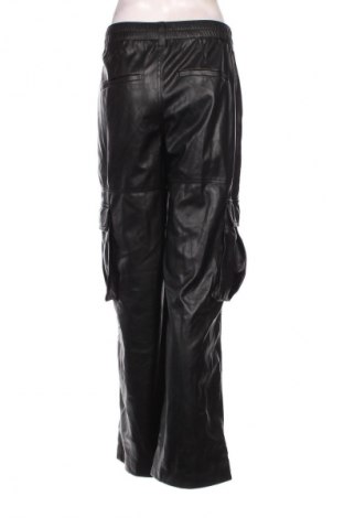Pantaloni de femei Bershka, Mărime XS, Culoare Negru, Preț 47,70 Lei