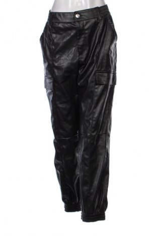 Pantaloni de femei Bershka, Mărime XL, Culoare Negru, Preț 44,39 Lei