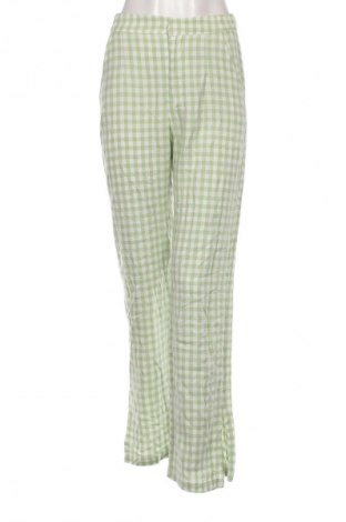 Pantaloni de femei Bershka, Mărime M, Culoare Verde, Preț 47,70 Lei