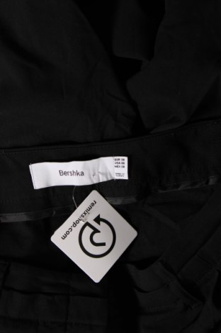 Γυναικείο παντελόνι Bershka, Μέγεθος M, Χρώμα Μαύρο, Τιμή 8,07 €