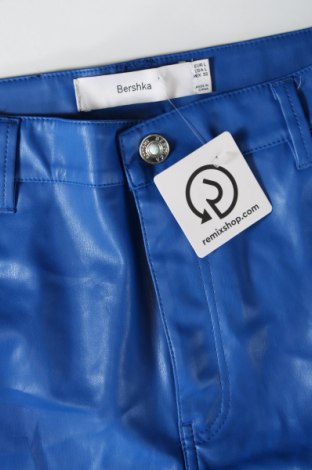 Γυναικείο παντελόνι Bershka, Μέγεθος L, Χρώμα Μπλέ, Τιμή 9,87 €
