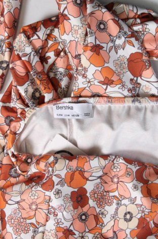 Damenhose Bershka, Größe M, Farbe Mehrfarbig, Preis € 24,23