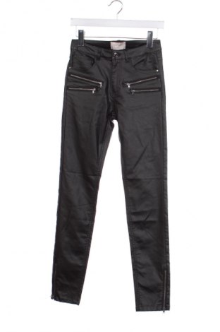 Pantaloni de femei Free Quent, Mărime XS, Culoare Negru, Preț 305,92 Lei