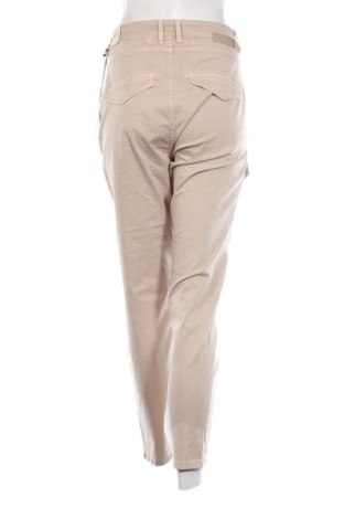Дамски панталон Gant, Размер M, Цвят Бежов, Цена 112,20 лв.