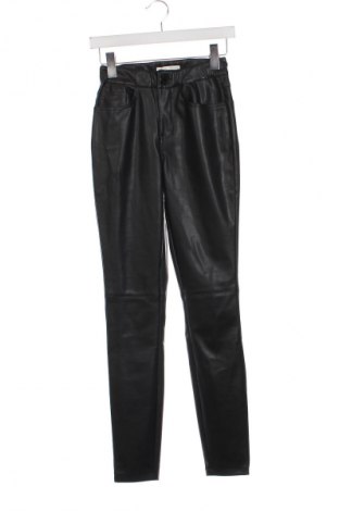Дамски панталон Guido Maria Kretschmer for About You, Размер XS, Цвят Черен, Цена 93,00 лв.