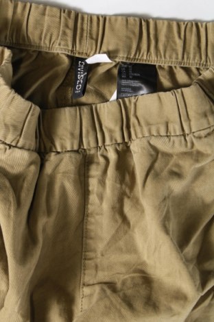 Дамски панталон H&M, Размер L, Цвят Зелен, Цена 14,50 лв.