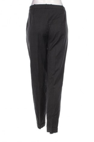 Дамски панталон Hugo Boss, Размер L, Цвят Сив, Цена 86,35 лв.