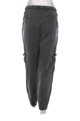 Pantaloni de femei Lefties, Mărime L, Culoare Gri, Preț 25,51 Lei