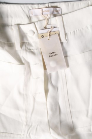 Γυναικείο παντελόνι Mango, Μέγεθος XS, Χρώμα Λευκό, Τιμή 17,86 €