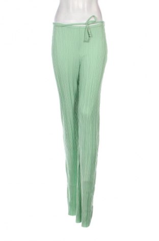Дамски панталон Pretty Little Thing, Размер M, Цвят Зелен, Цена 46,00 лв.
